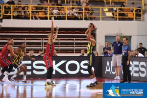 Fenerbahçe - Olimpia Milano (81 - 76)