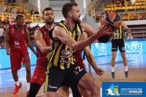 Fenerbahçe - Olimpia Milano (81 - 76)