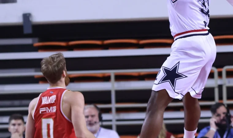 Olympiacos – Armani Milano (76 – 71)