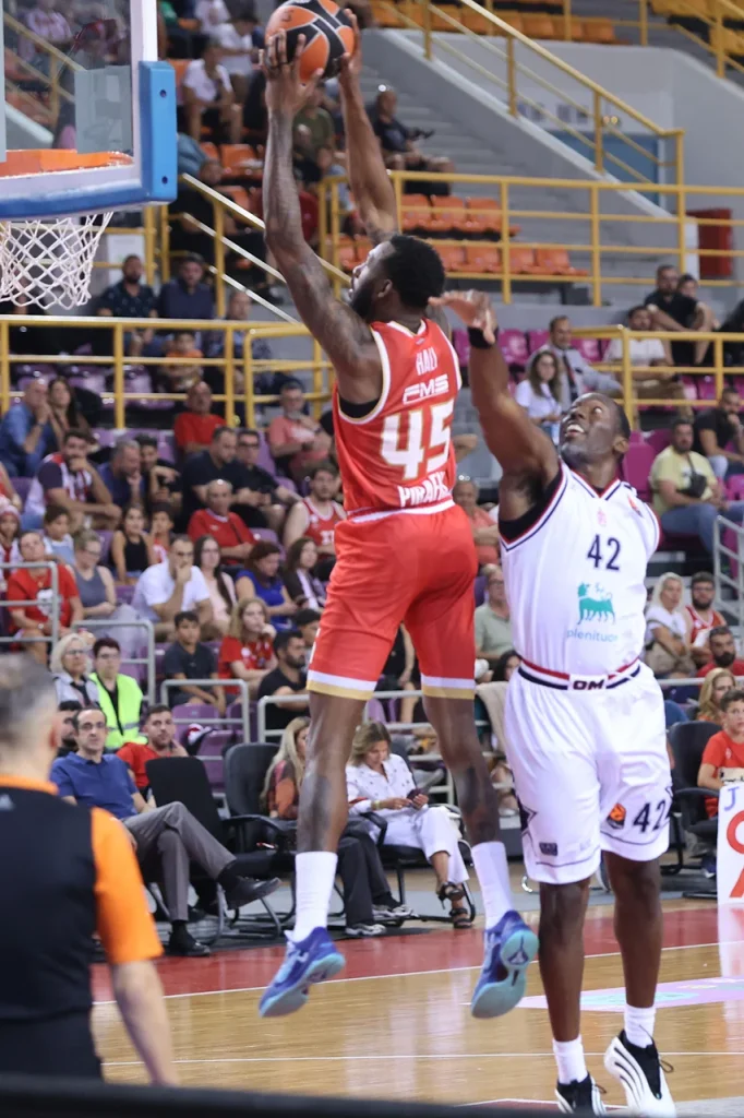 Olympiacos - Armani Milano (76 - 71)